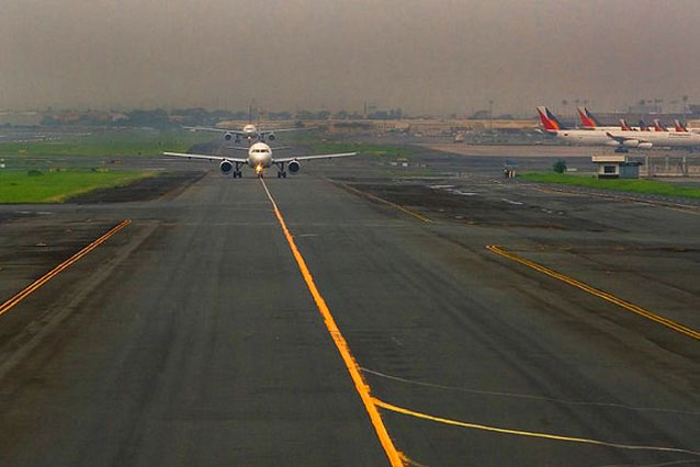 NAIA closes runway for â��emergency repairâ��