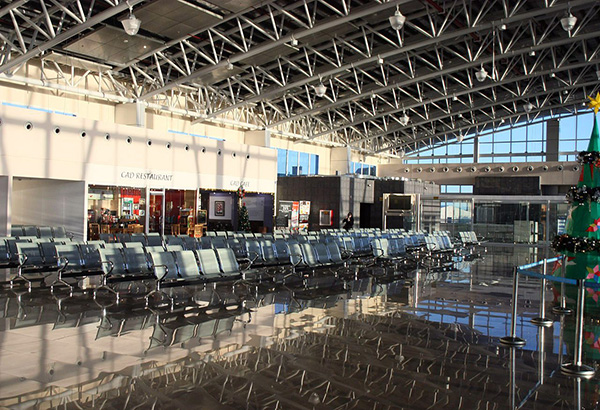 PANOORIN: Bagahe ng OFW ninakawan ng tauhan ng Clark Airport