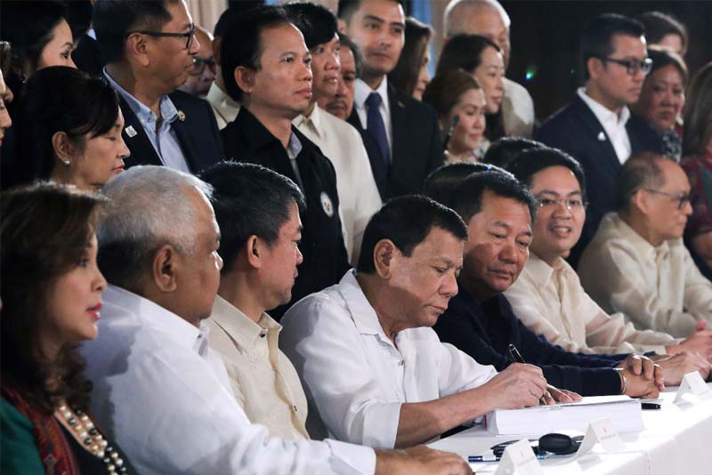 Duterte vetoes 4 'rider' provisions of 2018 national budget