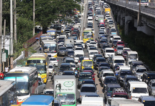 Центр трафик. Philippines Traffic condition.