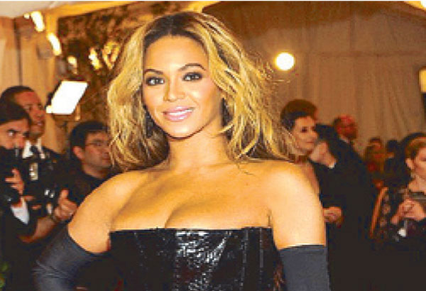 Beyonc&eacute; gets emotional in Epic