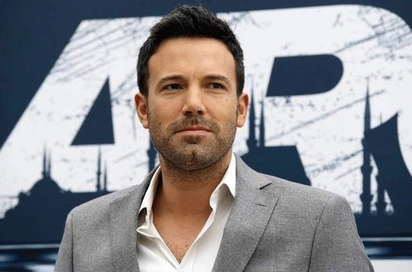 PHOTO: Netizens weigh in on Ben Affleck's Batman costume