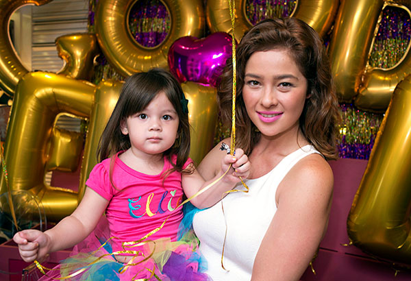 WATCH: Andi Eigenmann's sister Stevie does Q&A with Ellie