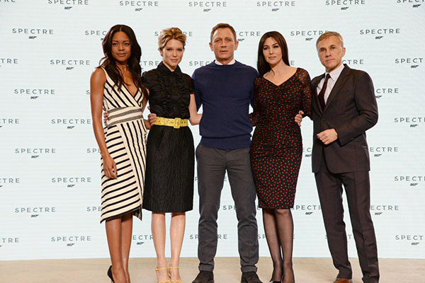 Agent 007 returns in 'Spectre'