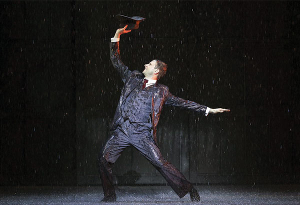 Duane Alexander does Gene Kelly in Manila
