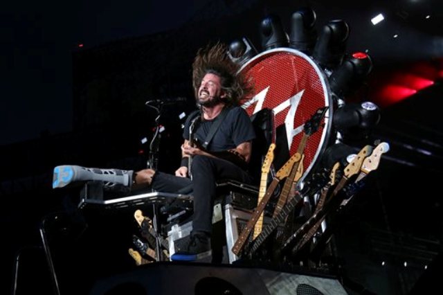 Foo Fighters, Natalie Portman cancel events in Paris