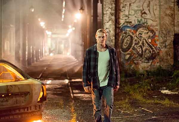 Luke Bracey in Keanu Reeves&rsquo; shoes