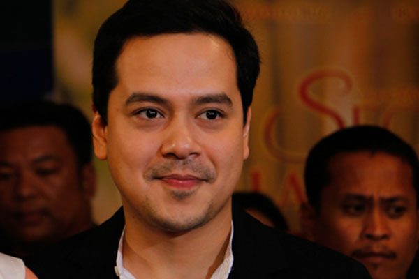 John Lloyd Cruz has no regrets over viral videos but apologizes