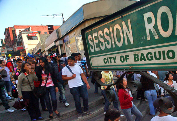 Baguio suspends classes as tourists flock to city for long weekend