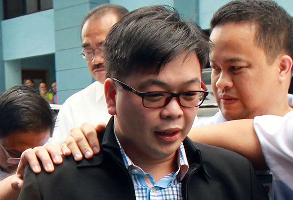 Customs exec admits friendship with Bangayan