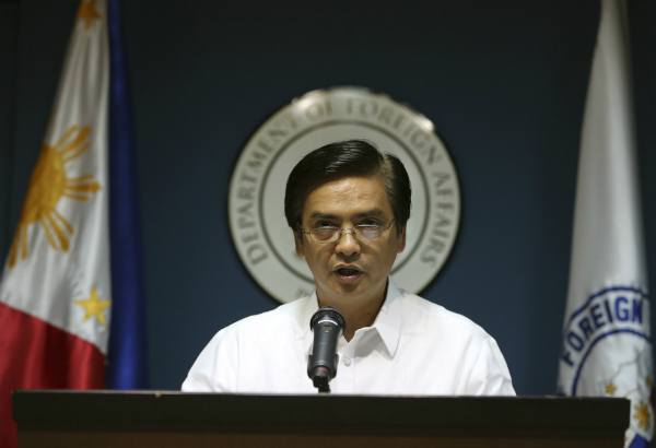 DFA to assist Pinoys affected by new US policies    