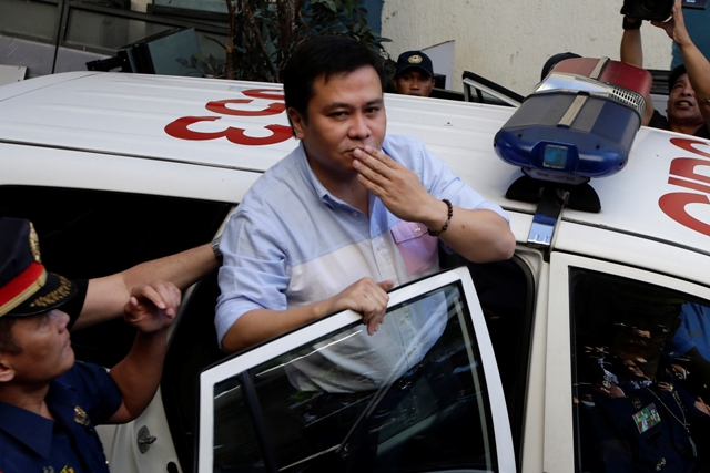 Jinggoy claims Ombudsman investigator to extort from him