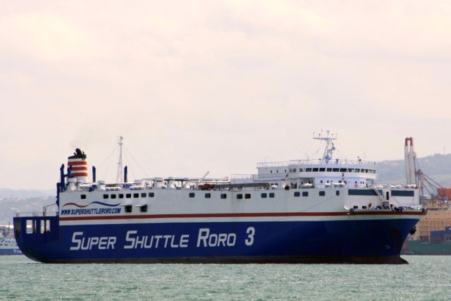 Ferry stops off Bohol, safely reaches destination