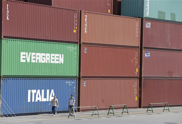Gov&rsquo;t steps up campaign vs rogue traders, smugglers