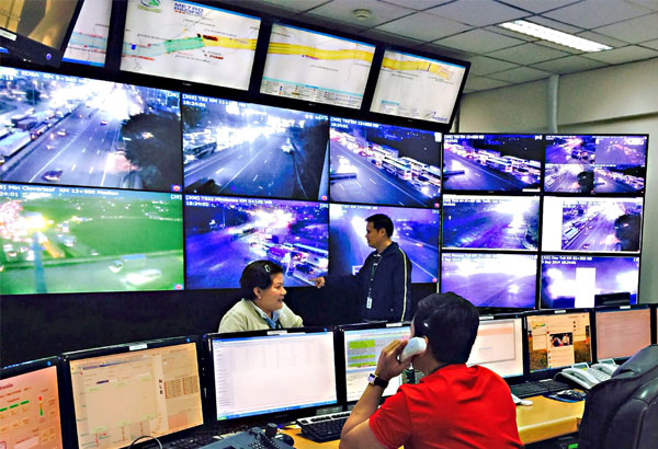 Noy urged to address traffic woes