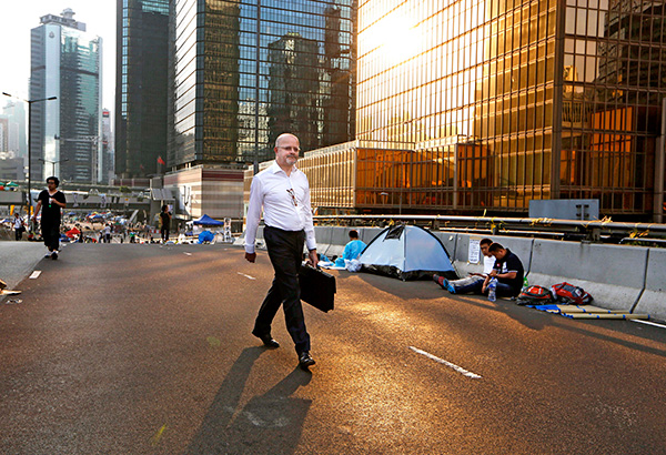 Pinoys, other foreign workers in HK to seek higher pay