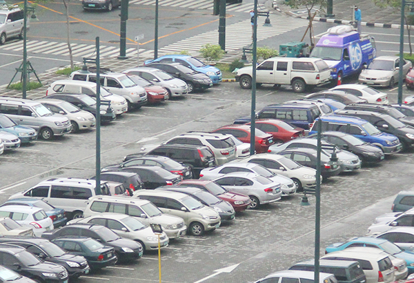 Mga parkingan nagpaburot sa presyo  
