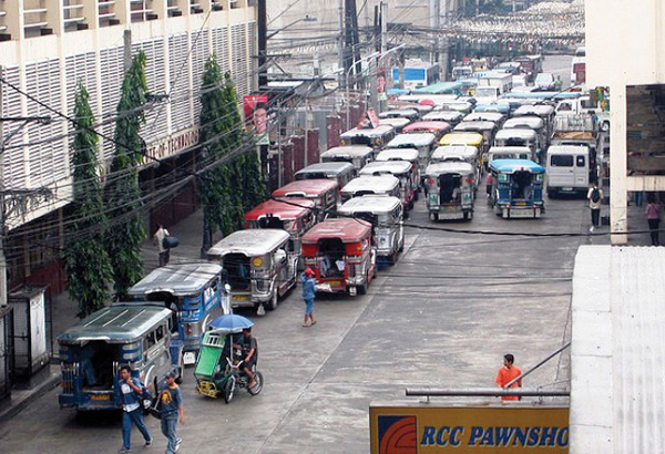 Strikers fail to paralyze public transport &ndash; LTFRB