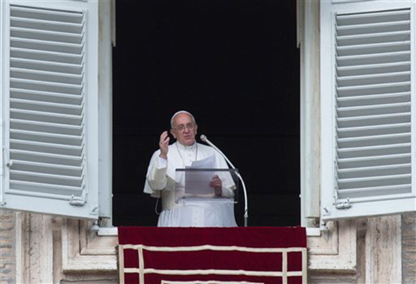 Pope to say masses in Latin, deliver speeches in English