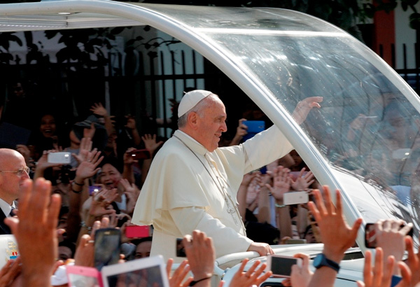 &lsquo;Pinoy effect&rsquo; energizes Francis