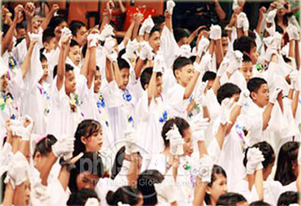 DepEd: Keep graduation rites simple
