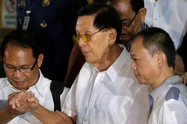 Enrile supports Cha-cha, martial law extension