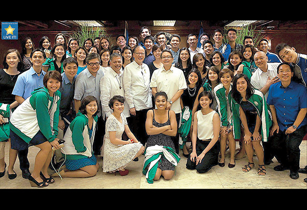 Noy to Pinoys: Let&rsquo;s stay together as a team