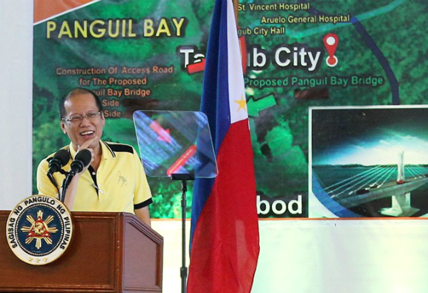 PNoy: Big-ticket transport projects underway