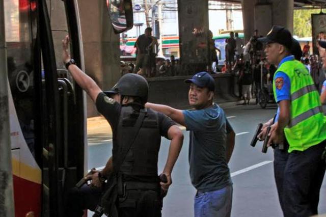 Cops kill Taft bus hostage-taker