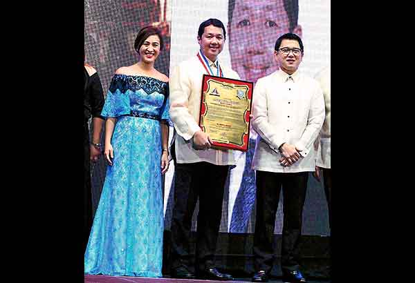 Belmonte wins Quezon City award