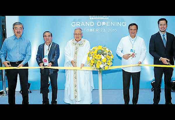 SM opens first mall in Caloocan City