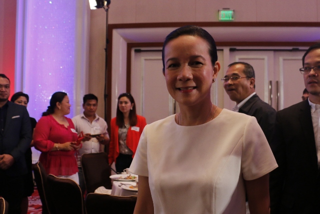 Petitioner asks Comelec to scrap Poe's name in official candidate list