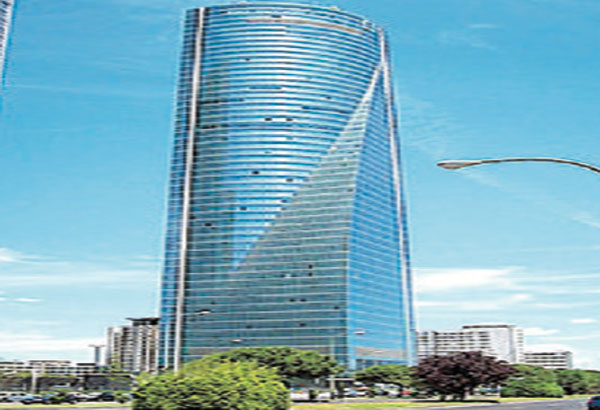 Andrew Tan buys Madrid skyscraper