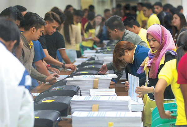 Comelec to hold public hearings on barangay polls postponement in Mindanao