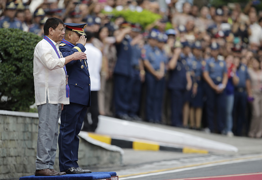 387 erring cops to face Duterte, clean Pasig River