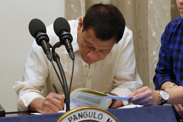 Duterte renews call for Congress to pass FOI law