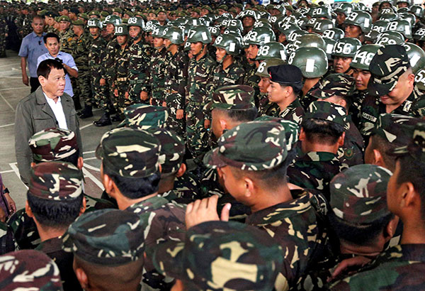 Duterte sa militar: Mananalo tayo!