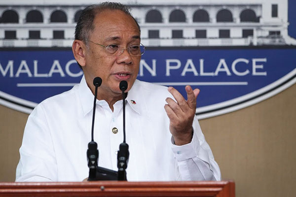Palace cautions Church in backing cops     