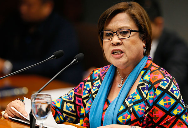 De Lima humirit na makadalo sa Senate hearing ng Kian slay