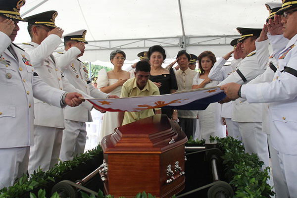 Marcoses to commemorate late dictator's 100th birthday at Libingan