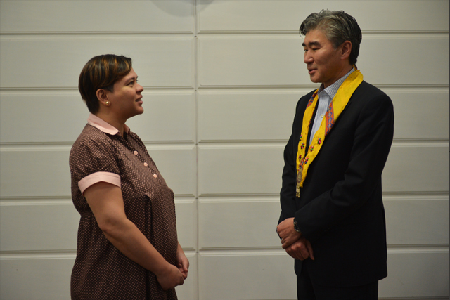 New Us Envoy Meets Mayor Sara Duterte Pays Tribute To Davao Blast Victims 