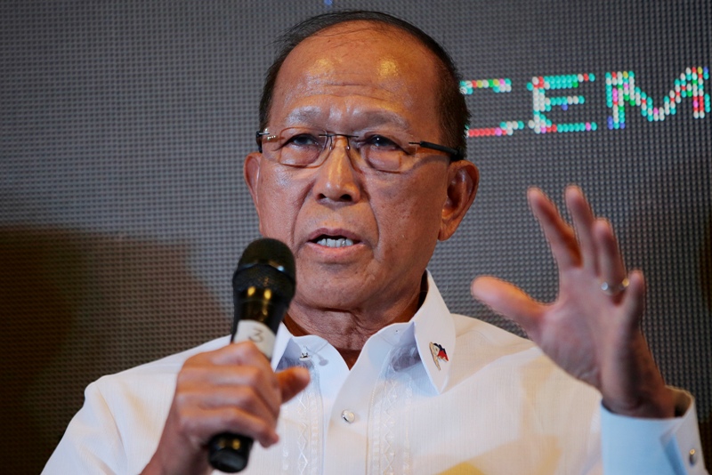 Lorenzana: Duterte allowed US to build barracks in local camps