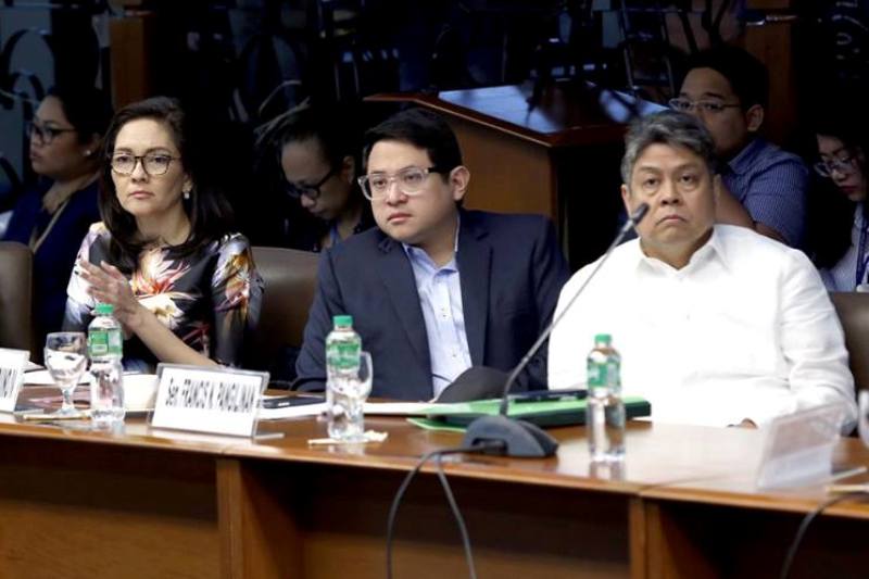 Minority senators back call for Aguirre's resignation