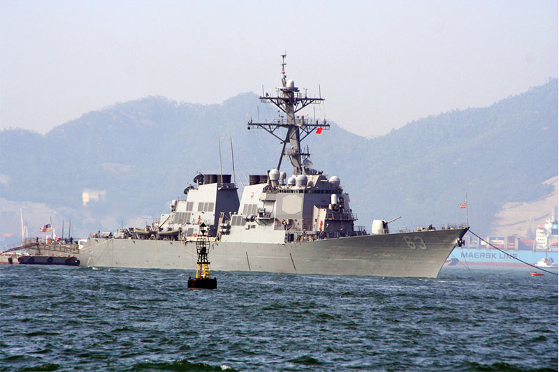 US destroyer sails near disputed South China Sea island