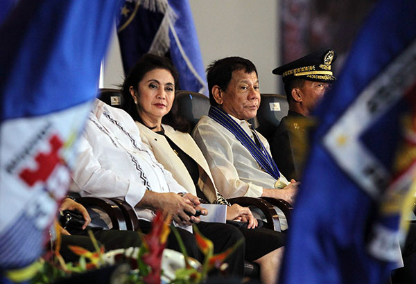 Rody, Leni briefly meet at PAFâ��s 70th anniversary