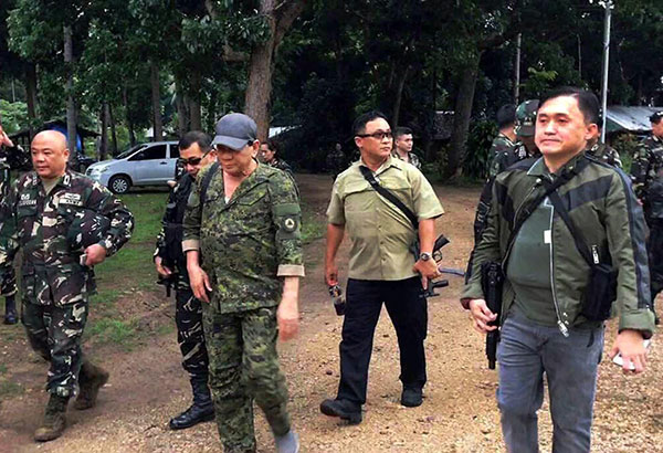 Rody tries  to enter  Marawi     
