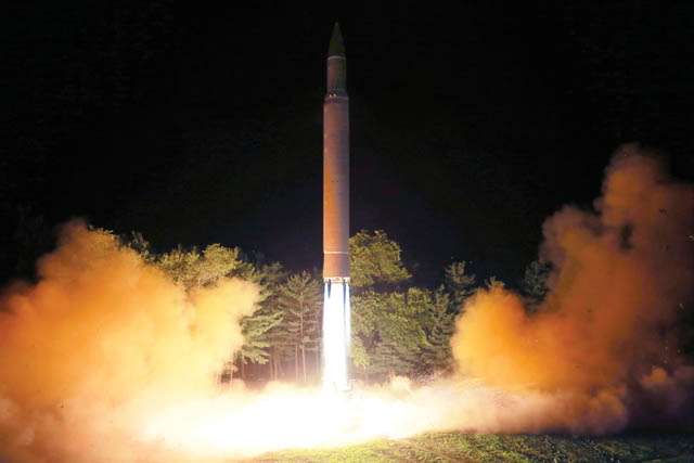 Palace calls for â��self-restraintâ�� amid North Koreaâ��s missile launch threat