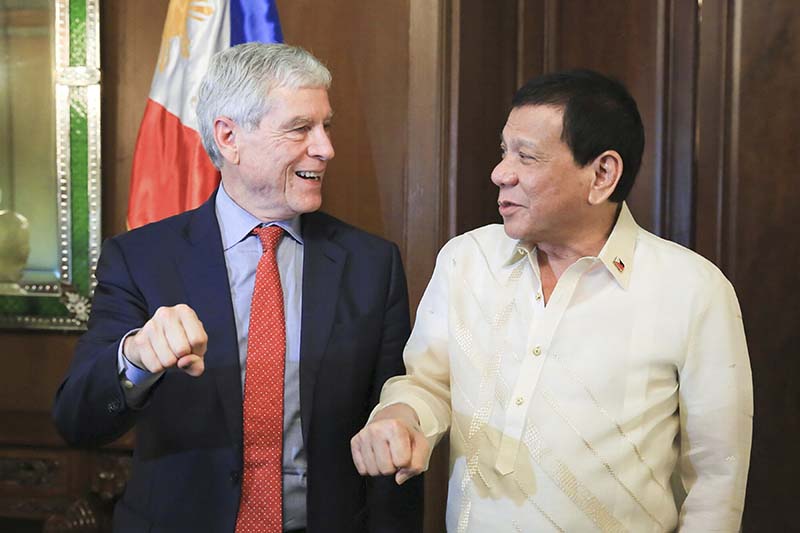 Duterte requested fist-pump pose, says Australia's top diplomat