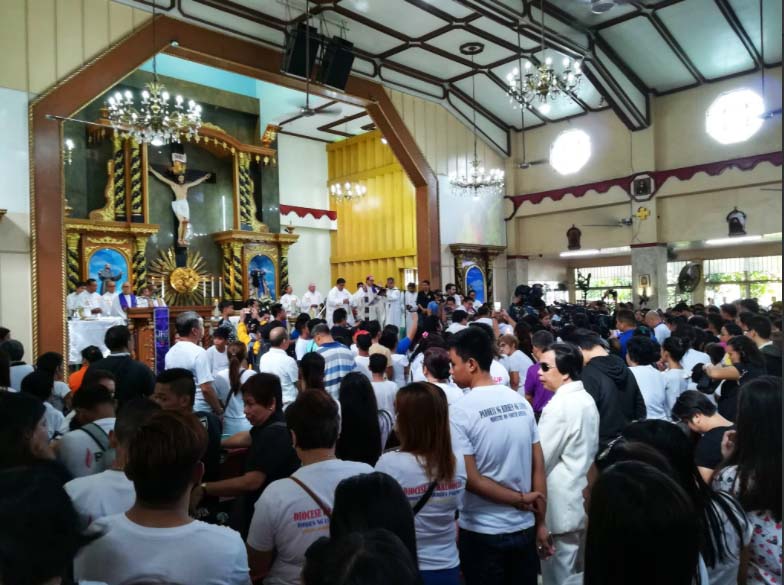 Enormous crowd attends funeral of Kian