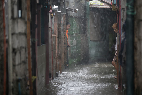 2 dead, 5 missing as 'Maring' dumps heavy rains